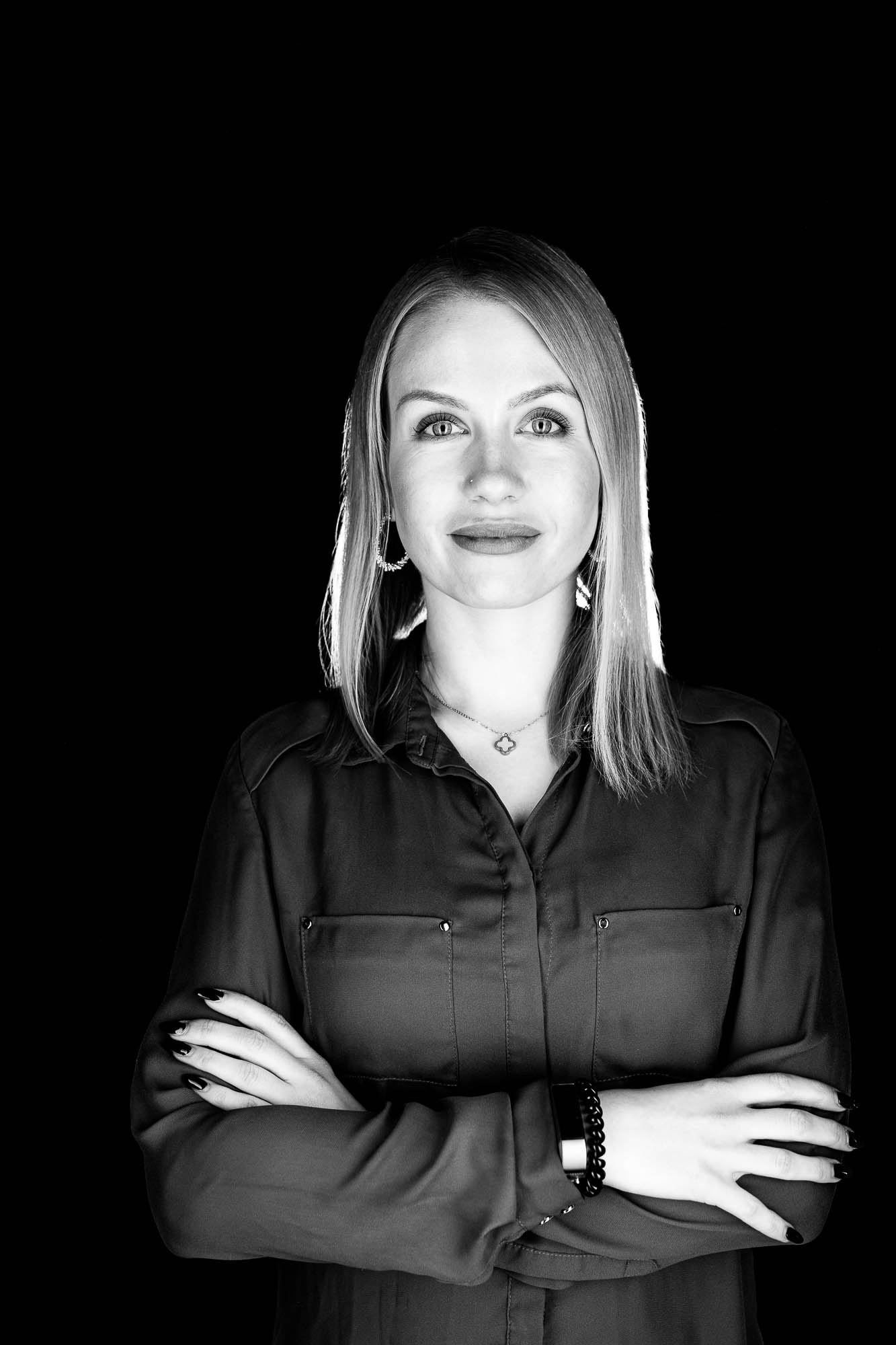 Export x3 Headshot  06508 Dez 01 2019 Bearbeitet 2 Headshots 2019  Miro Nicole Nadine